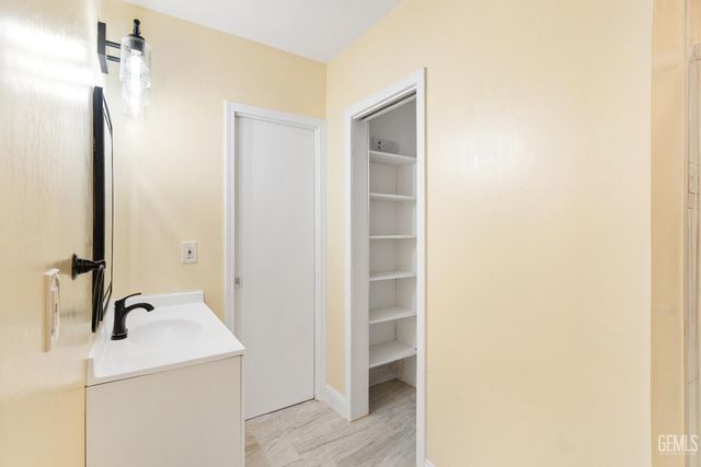 18478 Poplar Avenue, Shafter, CA 93263