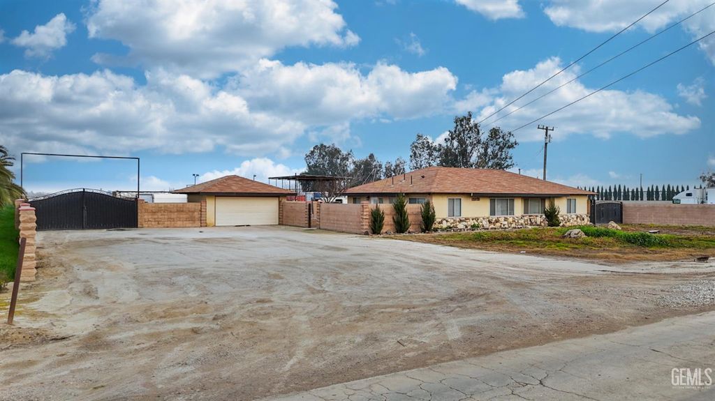 18478 Poplar Avenue, Shafter, CA 93263