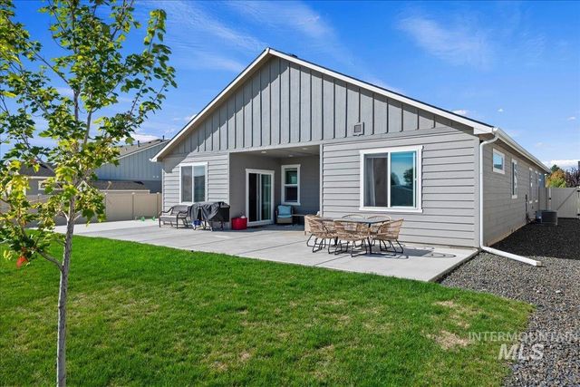1914 N Perth Ave, Middleton, ID 83644