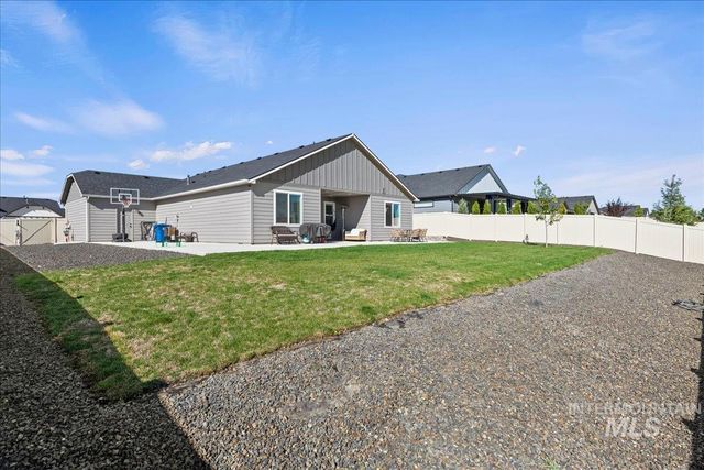 1914 N Perth Ave, Middleton, ID 83644