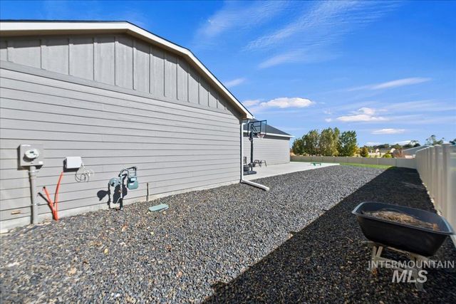 1914 N Perth Ave, Middleton, ID 83644