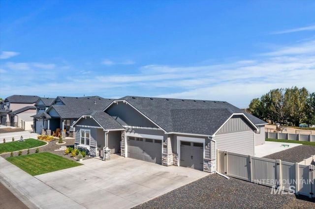 1914 N Perth Ave, Middleton, ID 83644