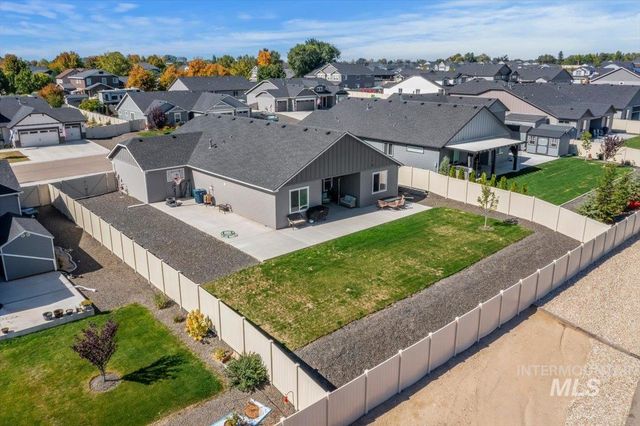 1914 N Perth Ave, Middleton, ID 83644