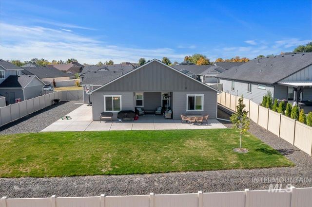 1914 N Perth Ave, Middleton, ID 83644