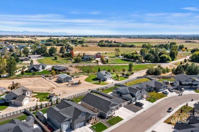 1914 N Perth Ave, Middleton, ID 83644
