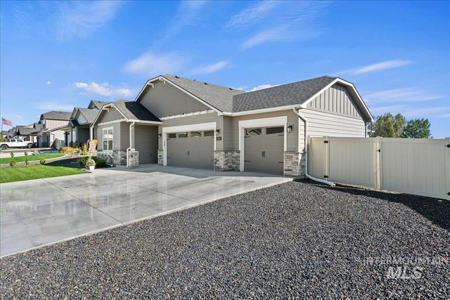 1914 N Perth Ave, Middleton, ID 83644