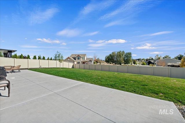 1914 N Perth Ave, Middleton, ID 83644