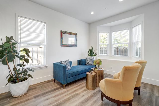 3002 Huntington Way, Sacramento, CA 95818