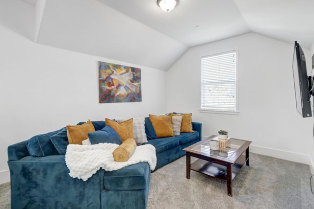 3002 Huntington Way, Sacramento, CA 95818
