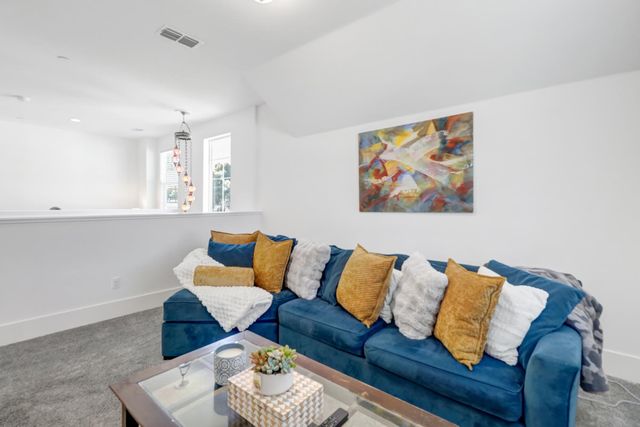 3002 Huntington Way, Sacramento, CA 95818