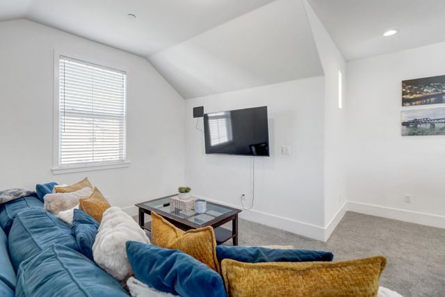 3002 Huntington Way, Sacramento, CA 95818