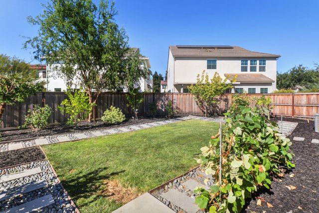 3002 Huntington Way, Sacramento, CA 95818