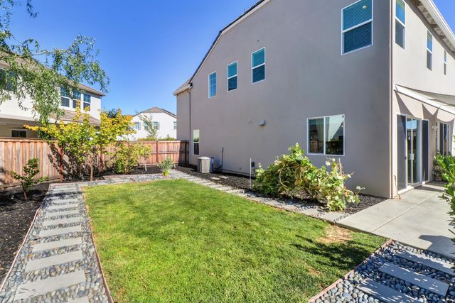3002 Huntington Way, Sacramento, CA 95818