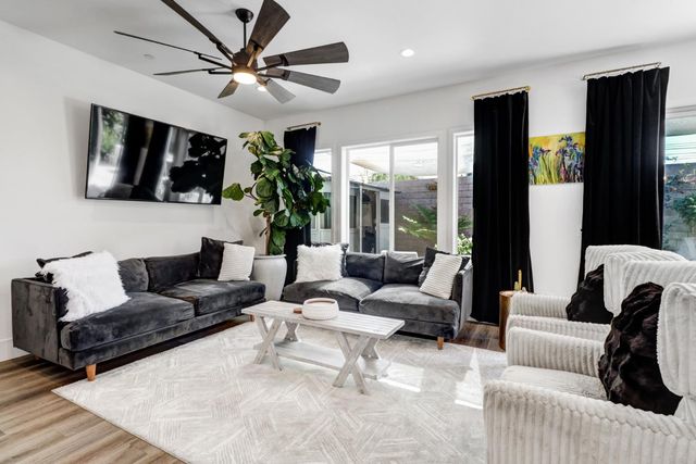 3002 Huntington Way, Sacramento, CA 95818