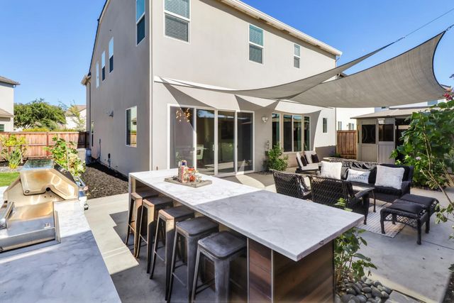 3002 Huntington Way, Sacramento, CA 95818