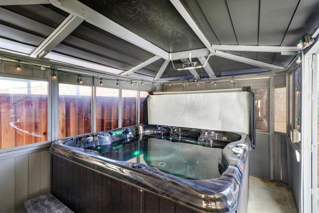 3002 Huntington Way, Sacramento, CA 95818