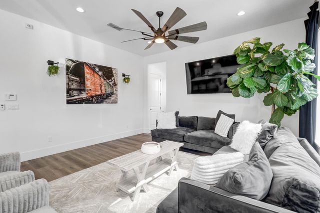 3002 Huntington Way, Sacramento, CA 95818
