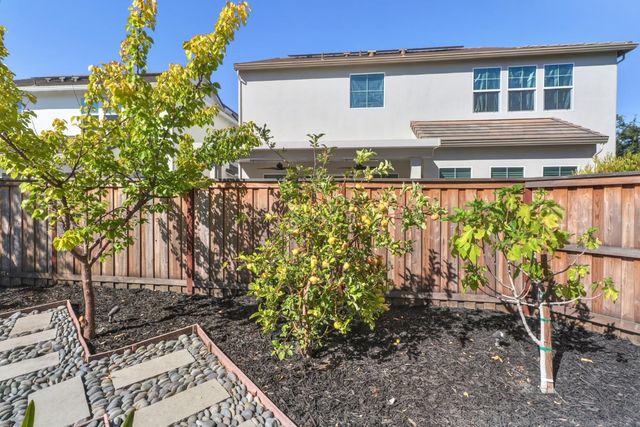 3002 Huntington Way, Sacramento, CA 95818