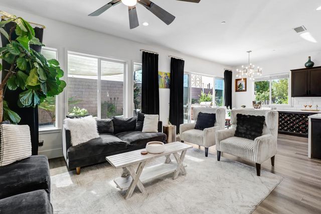 3002 Huntington Way, Sacramento, CA 95818