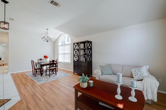 3704 Kissman DR, Austin, TX 78728