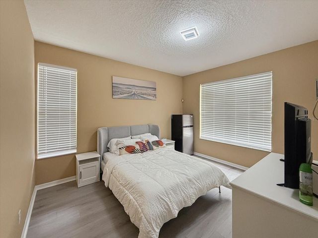 1302 S BEACH CIRCLE, Kissimmee, FL 34746