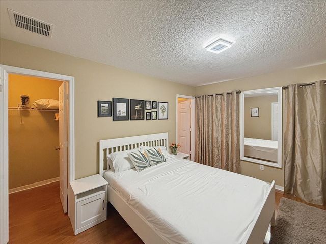 1302 S BEACH CIRCLE, Kissimmee, FL 34746