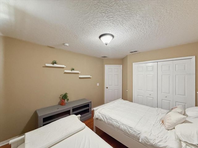 1302 S BEACH CIRCLE, Kissimmee, FL 34746