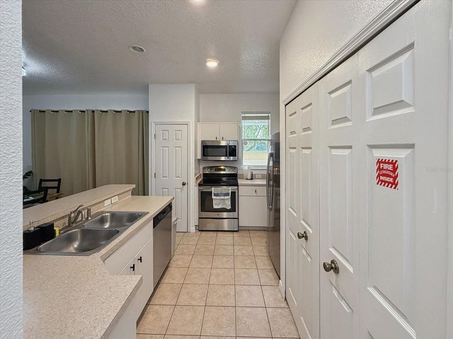 1302 S BEACH CIRCLE, Kissimmee, FL 34746