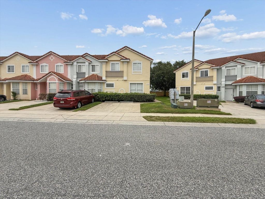 1302 S BEACH CIRCLE, Kissimmee, FL 34746