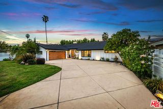 16517 Hartsook Street, Encino (los Angeles), CA 91436