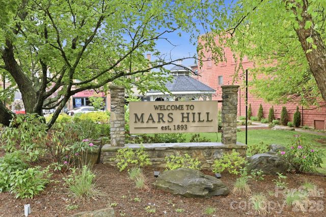 122 Running Deer Lane, Mars Hill, NC 28754