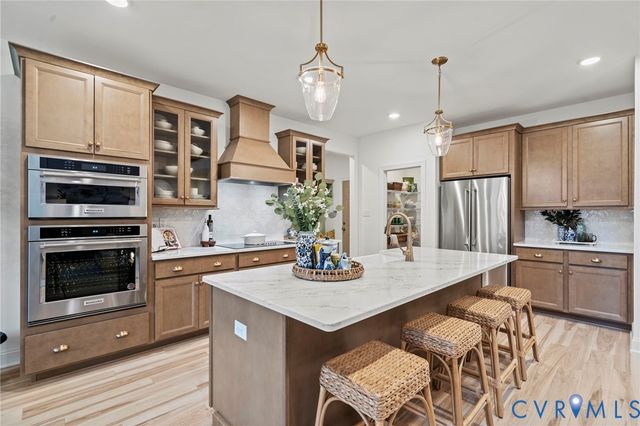 3930 Robins Ridge Dr, Moseley, VA 23120