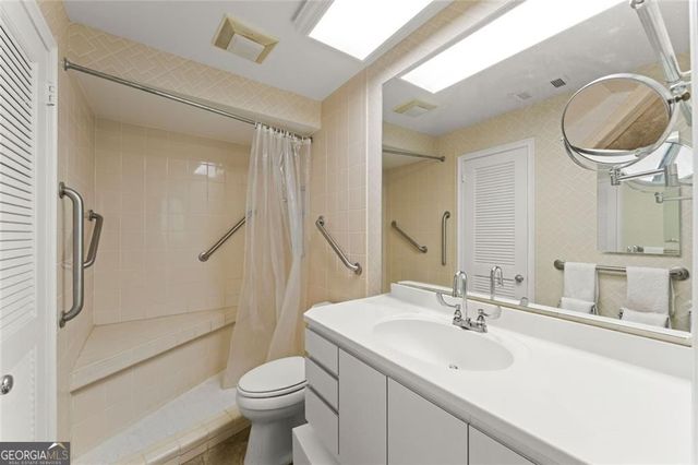 2734 Peachtree Road NW C301, Atlanta, GA 30305