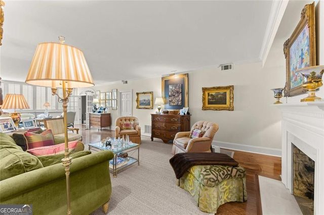 2734 Peachtree Road NW C301, Atlanta, GA 30305