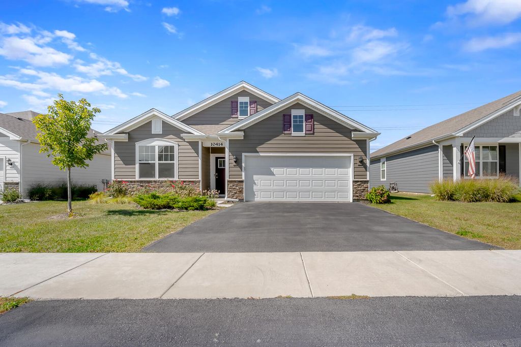 10414 Whitney Place, Crown Point, IN 46307