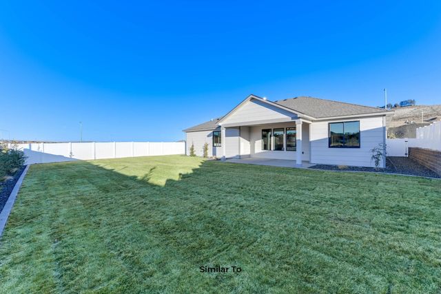 27 W 13th St, Deer Park, WA 99006