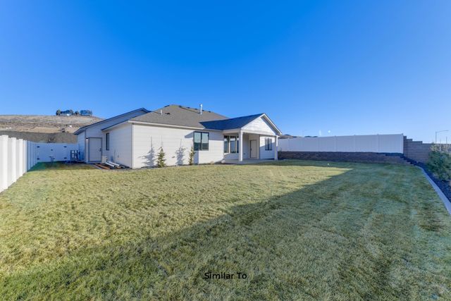 27 W 13th St, Deer Park, WA 99006