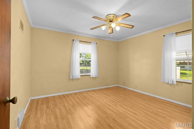 25 Roselawn Avenue, Fairview Heights, IL 62208
