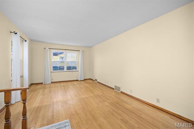 25 Roselawn Avenue, Fairview Heights, IL 62208