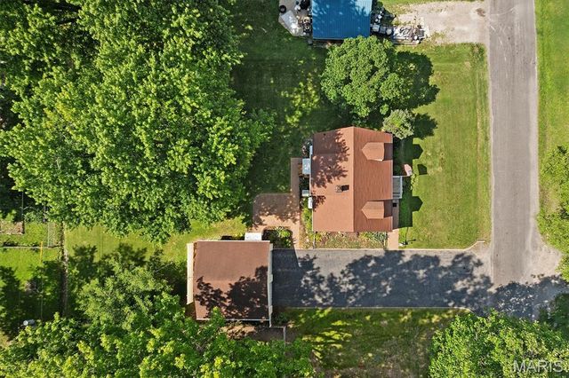 25 Roselawn Avenue, Fairview Heights, IL 62208