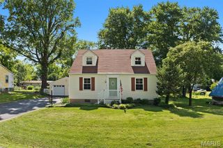 25 Roselawn Avenue, Fairview Heights, IL 62208