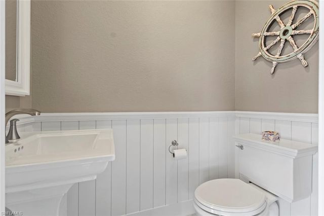 2368 NW 38th PL, Cape Coral, FL 33993