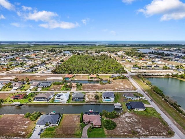 2368 NW 38th PL, Cape Coral, FL 33993