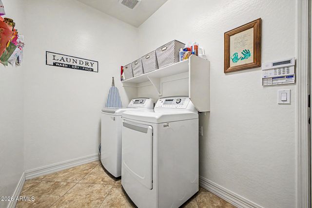 3721 W ABRAMS Drive, New River, AZ 85087