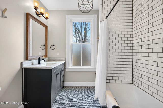 213 Haldeman Ave, Louisville, KY 40206