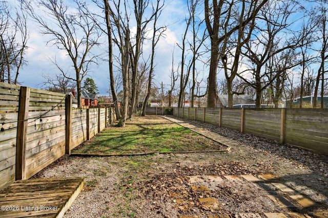 213 Haldeman Ave, Louisville, KY 40206