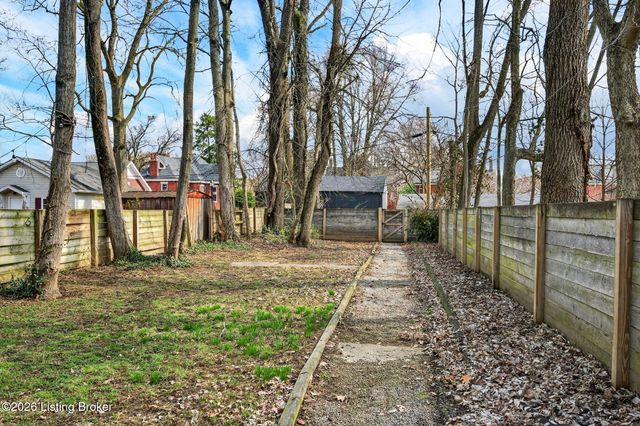 213 Haldeman Ave, Louisville, KY 40206