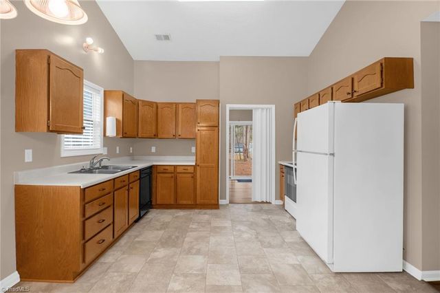 124 Bethania Oaks Circle, Pfafftown, NC 27040