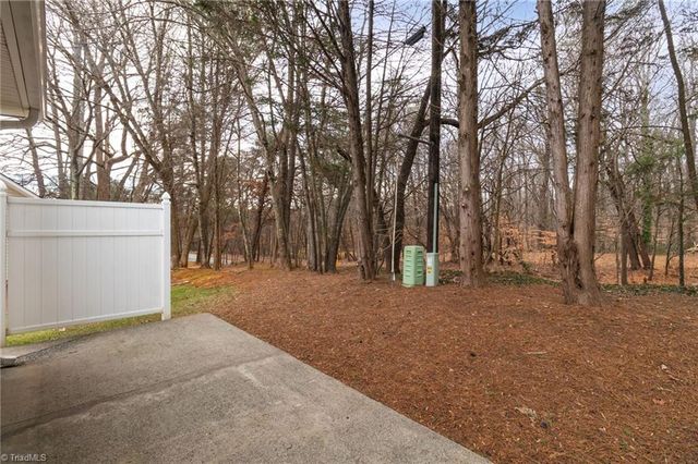 124 Bethania Oaks Circle, Pfafftown, NC 27040
