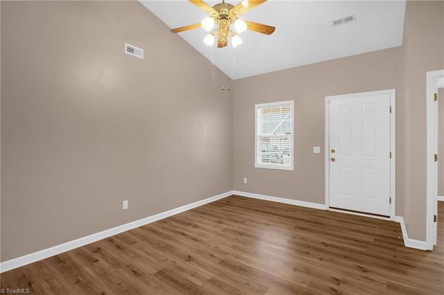 124 Bethania Oaks Circle, Pfafftown, NC 27040